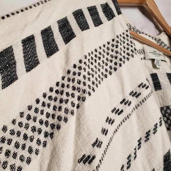 AMERICAN EAGLE Knitted Boho Fringe Hem Poncho Boho Sweater OS - Picture 6 of 8